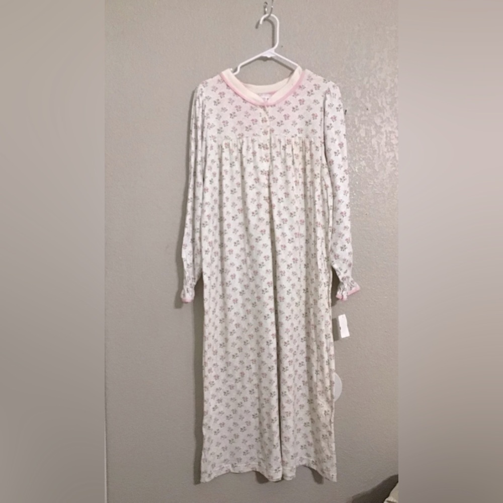 Vintage Floral Long Sleeve Sleeping/Dressing Gown Robe Size M New With Tag